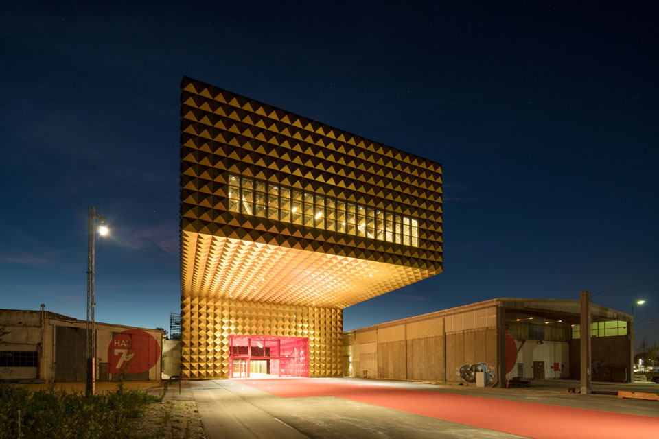 Ragnarock-museum-Roskilde-MVRDV-COBE-night-view