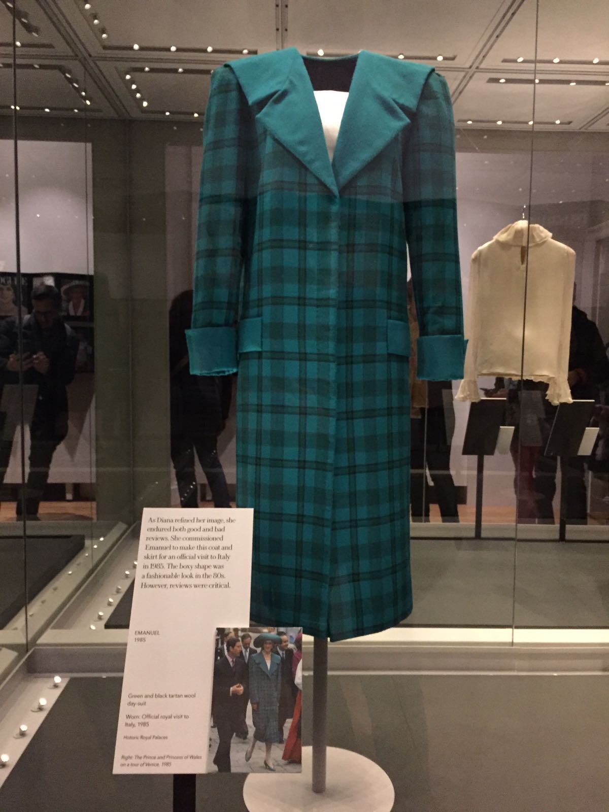 Lady Diana Her Fashion Story (3)