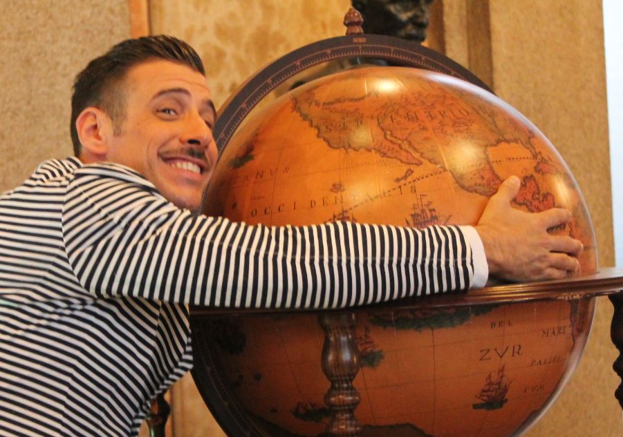 Francesco Gabbani andrà in tour da giugno. Prima tappa il 19 a Verona, ultima San Vito Lo Capo in Sicilia il 22 settembre.