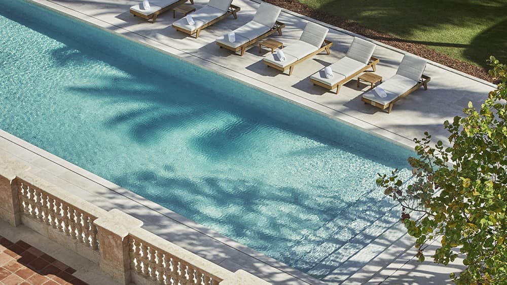 Four Seasons Hotel at The Surf Club