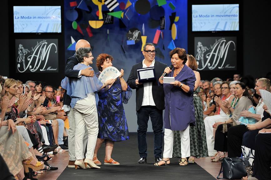 Il finale della sfilata con Guillermo Mariotto.