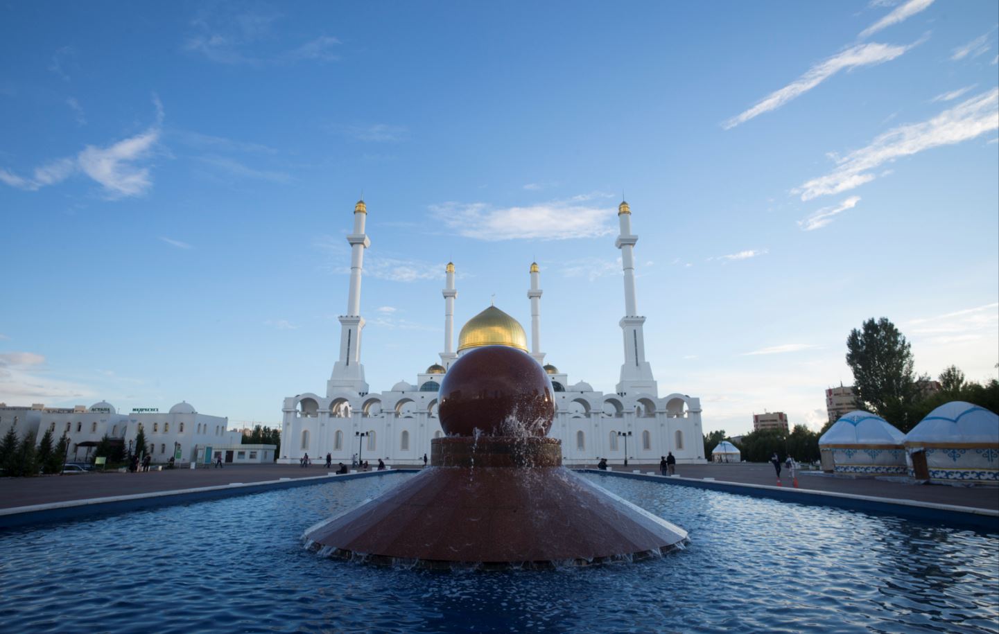 Luoghi di culto ad Astana (foto: Gianni Foraboschi The Way Magazine)