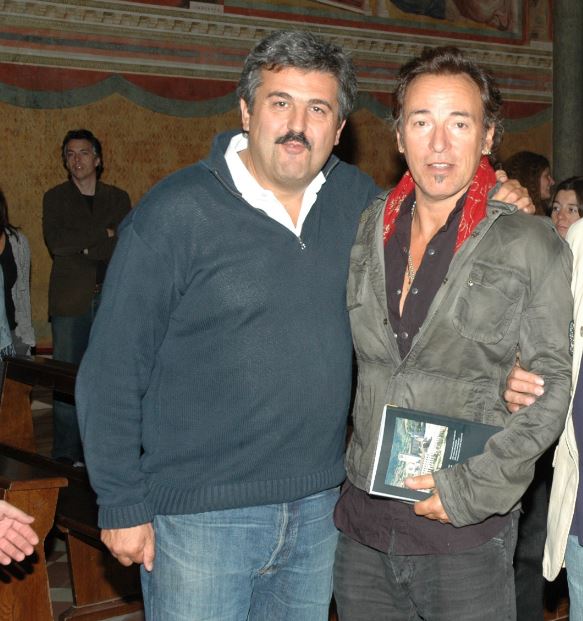 Nel 2014 ad Assisi con Bruce Springsteen: Claudio Trotta ha degli aneddoti davvero unici con The Boss che racconta nel libro.