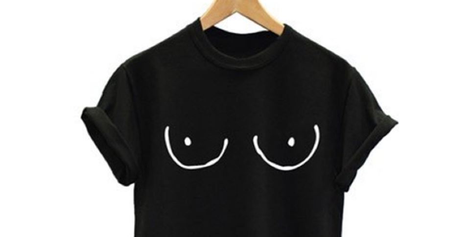 Il primo big break per Glimmed: la maglietta boobs.
