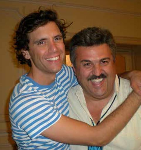 Mika realizza i suoi tour italiani con Claudio Trotta di Barley Arts.