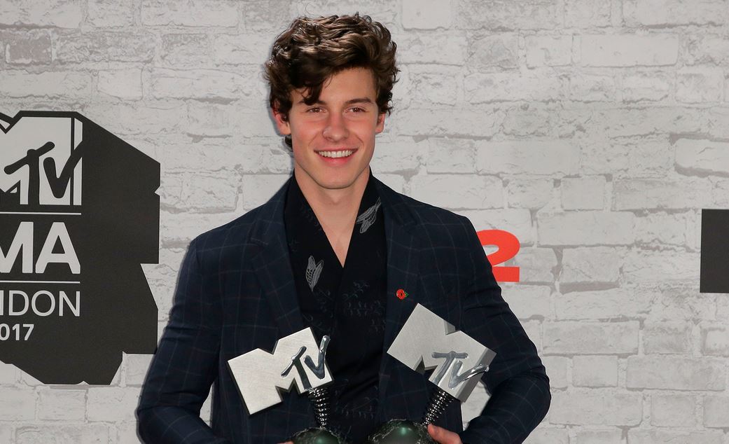 Shawn Mendes, 19 anni, premiato a Londra per gli EMA di Mtv.