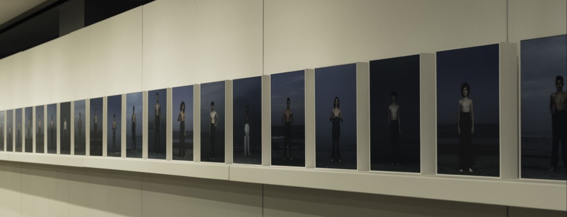 “XI comandamento: made in italy© - lost home”, contrappunto alla mostra maior di mustafa sabbagh dettaglio “made in italy© - handle with care” [ciclo fotografico, 2015], fondazione dino zoli, forlì credits: luca bacciocchi – courtesy: l’artista, fondazione dino zoli [fc] 