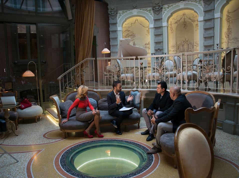 Dal lussuoso hotel Chateau Monfort a Milano, va in onda su 7 Gold ABC Casa. COnducono Damiano Gallo e Alessandra Appiano. Ospiti Christian D'Antonio e Deodato Salafia.