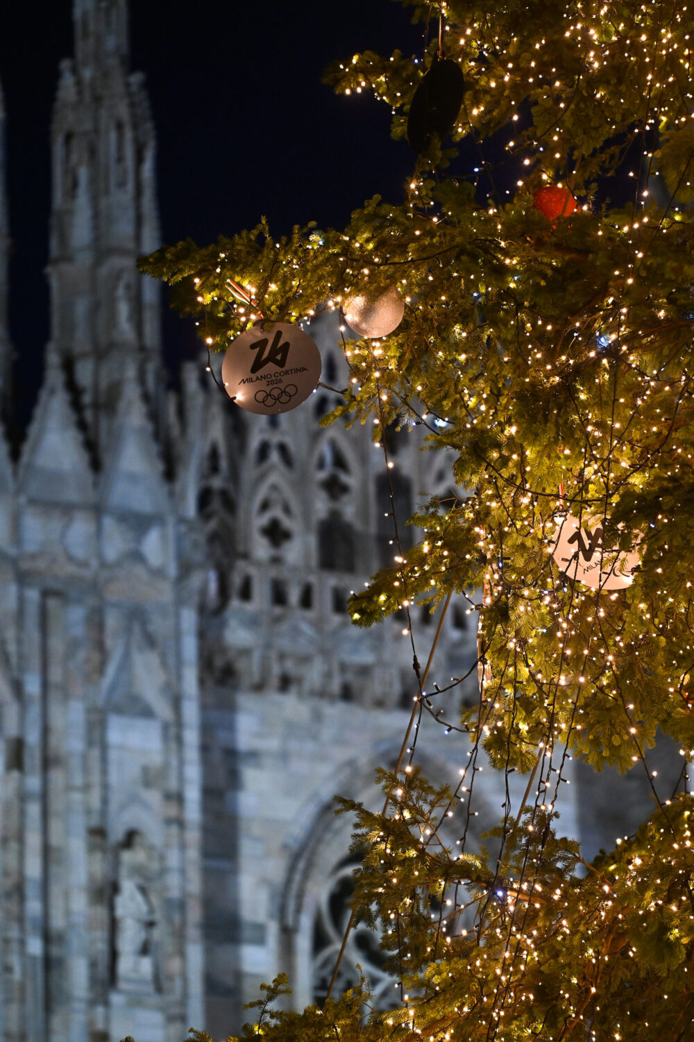 accensione albero natale milano 